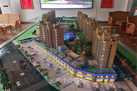 立芳洲四楼2室2厅1卫63万94m2简单装修带车库出售